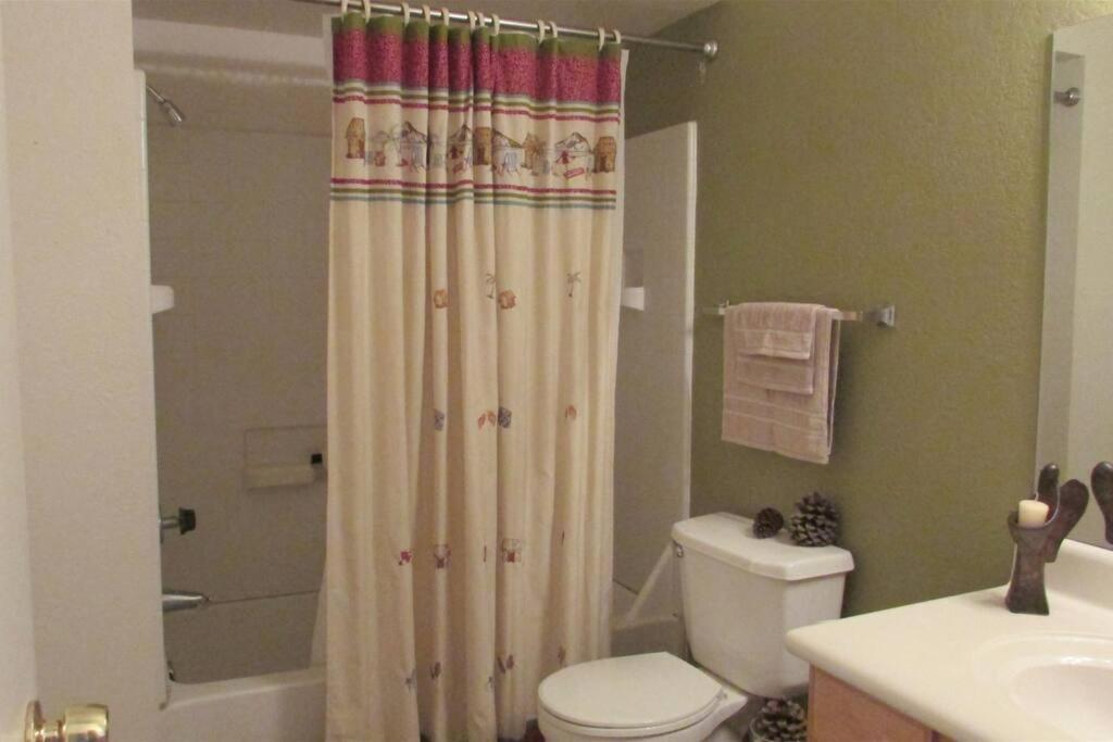 Condo With Heated Pool, Hot Tub, Near Walking Paths 格伦代尔 外观 照片