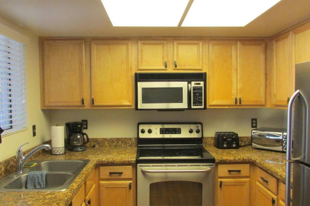 Condo With Heated Pool, Hot Tub, Near Walking Paths 格伦代尔 外观 照片
