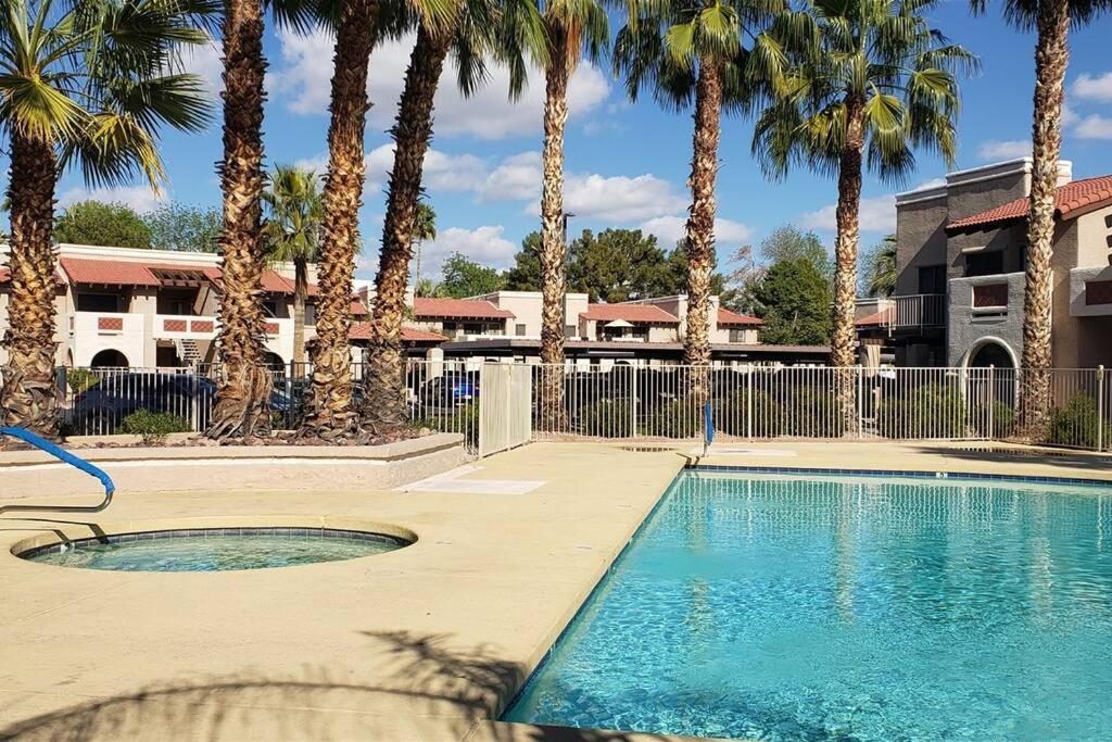 Condo With Heated Pool, Hot Tub, Near Walking Paths 格伦代尔 外观 照片